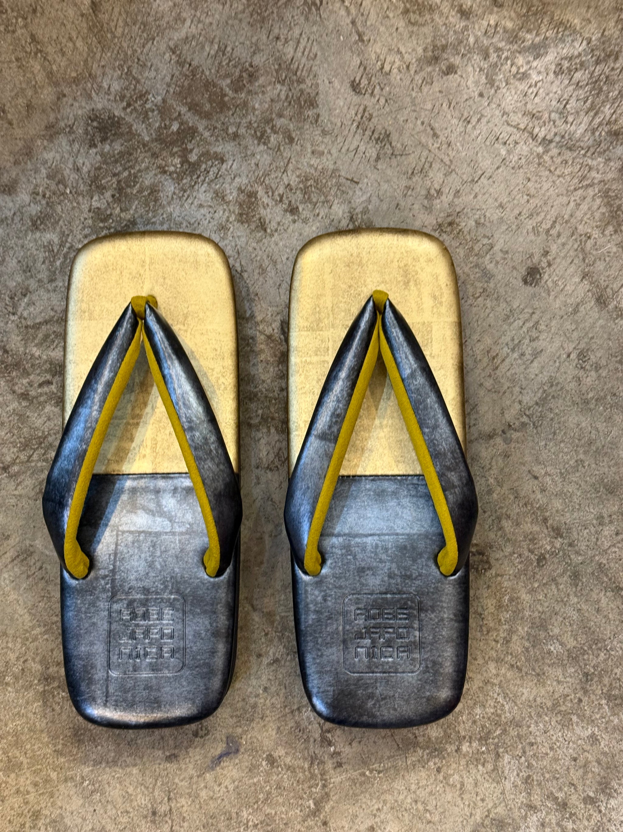 カレンブロッソ 別注バイカラーカフェぞうり – ROBE JAPONICA ONLINE SHOP