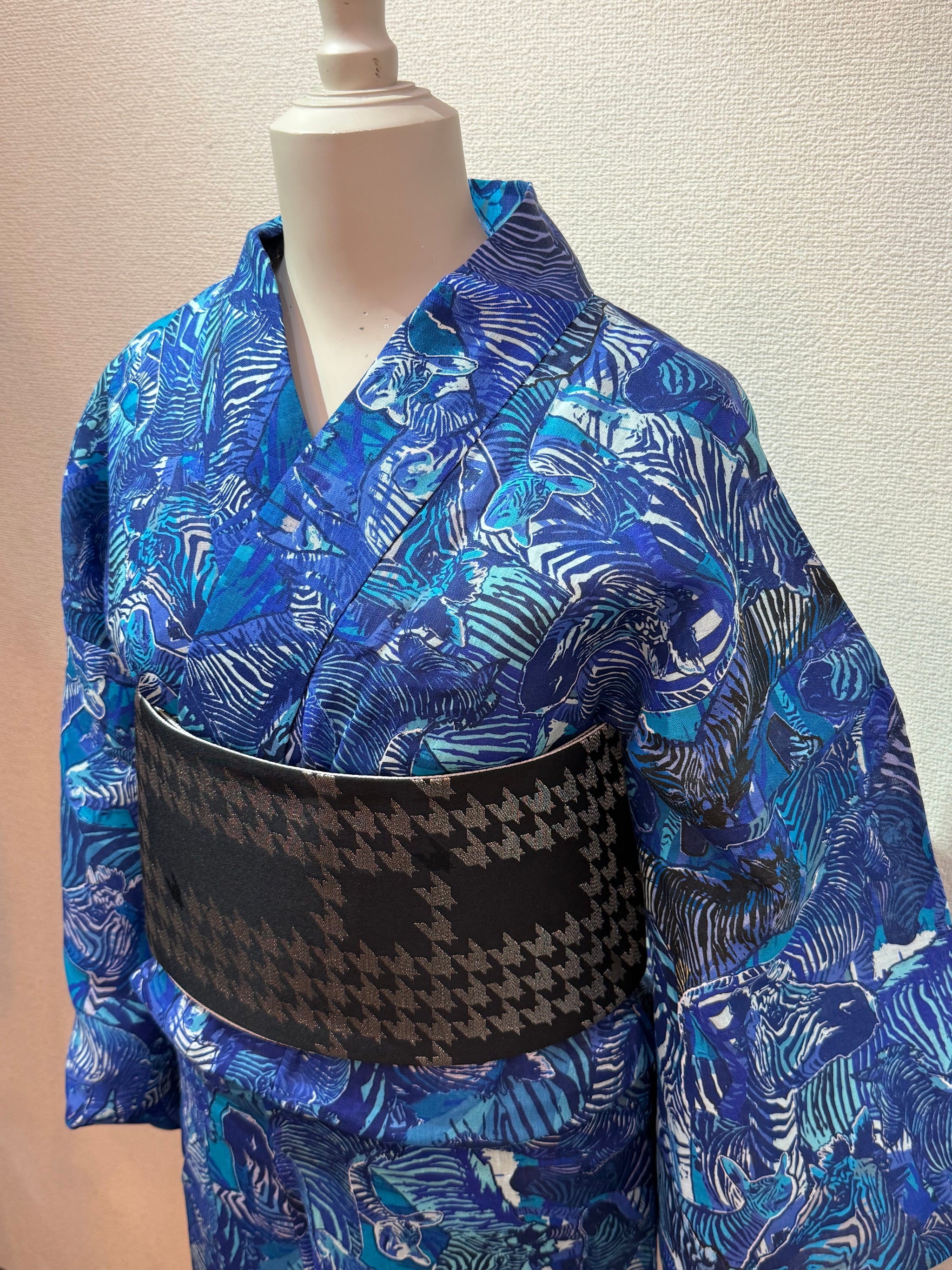 【新品・未使用】】浴衣 カレンブロッソ × 西岡ペンシル 幾何学「波しま」反物 新品・未使用】】浴衣 カレンブロッソ × 西岡ペンシル 幾何学