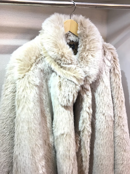 faux fur cape beige フェイクファーケープ